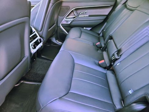 New 2026 Land Rover Range Rover SE image 5