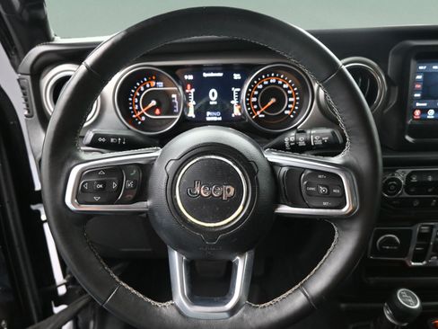 Used 2018 Jeep Wrangler Unlimited Sahara AWD/4WD image 19
