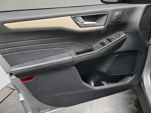 Used 2021 Ford Escape Titanium w/ Titanium Elite Package image 13