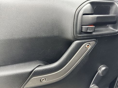 Used 2016 Jeep Wrangler Unlimited Sport w/ Connectivity Group image 28