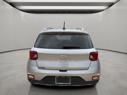 Used 2023 Hyundai Venue SEL w/ Cargo Package image 4
