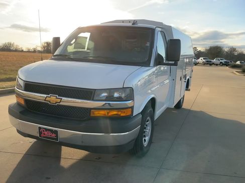 New 2025 Chevrolet Express 3500 w/ Power Convenience Package image 4