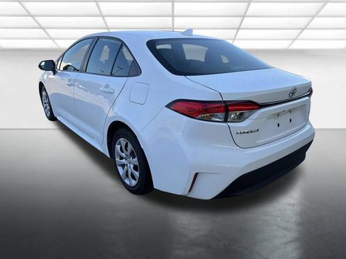 Used 2024 Toyota Corolla LE FWD image 4