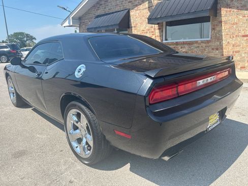 Used 2011 Dodge Challenger R/T RWD image 9