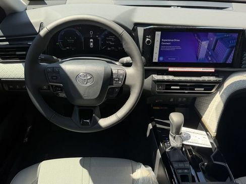 Used 2026 Toyota Camry XLE FWD image 10
