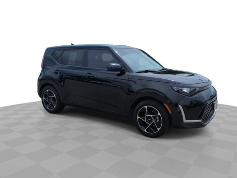 Used 2024 Kia Soul EX image 2
