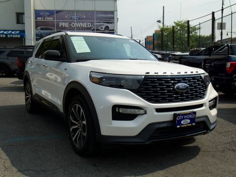 Certified 2022 Ford Explorer ST-Line AWD/4WD image 1