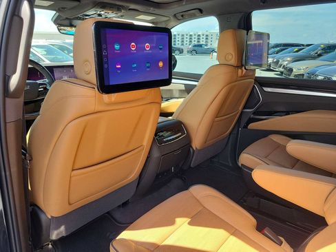 Used 2025 Cadillac Escalade Premium Luxury w/ Touring Package AWD/4WD image 17