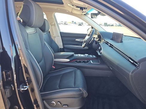 Used 2025 Genesis Electrified GV70 AWD/4WD image 14