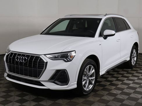 Used 2025 Audi Q3 2.0T Premium image 9