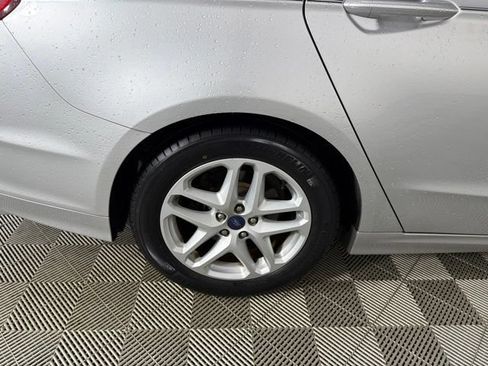 Used 2016 Ford Fusion SE FWD image 32