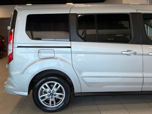 Used 2019 Ford Transit Connect XLT FWD image 17