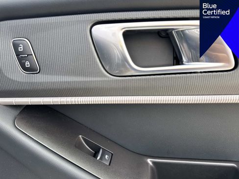 Certified 2025 Ford Explorer ST-Line image 19