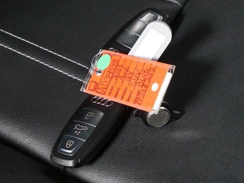 Used 2023 Audi Q4 e-tron Premium Plus w/ Premium Plus image 39