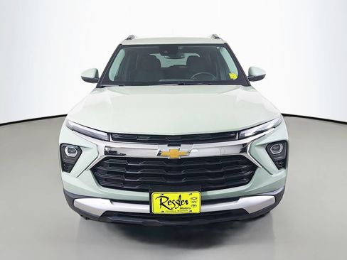 Used 2025 Chevrolet TrailBlazer LT w/ Convenience Package FWD image 2