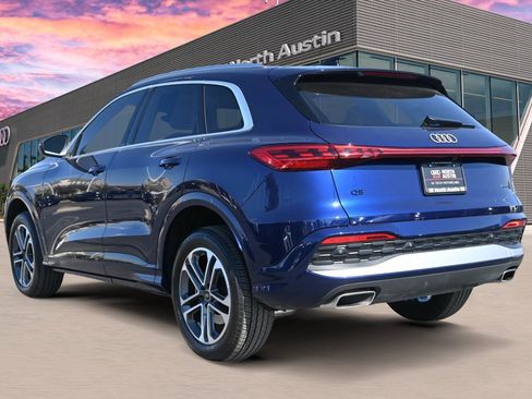 Certified 2025 Audi Q5 Premium w/ Convenience Package AWD/4WD image 4