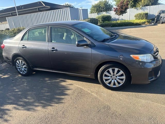 Used 2013 Toyota Corolla LE FWD image 4