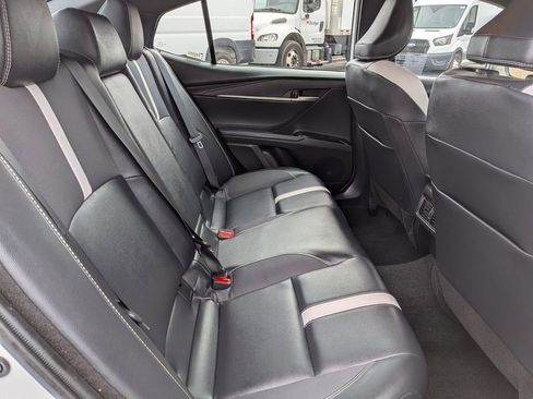 Used 2025 Toyota Camry SE image 28