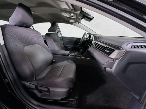 Used 2025 Toyota Camry LE image 29