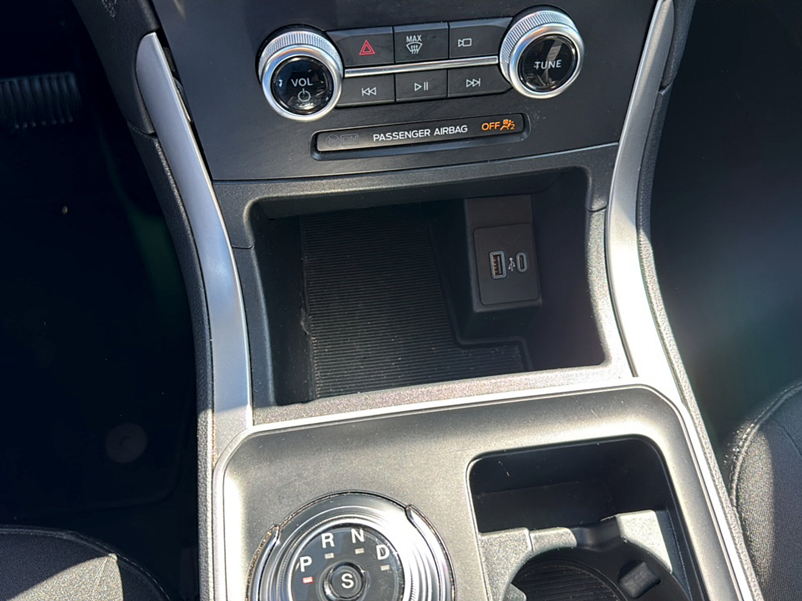 Used 2024 Ford Edge SE w/ Black Appearance Package AWD/4WD image 19
