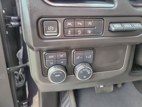 Used 2023 Chevrolet Tahoe Premier AWD/4WD image 12