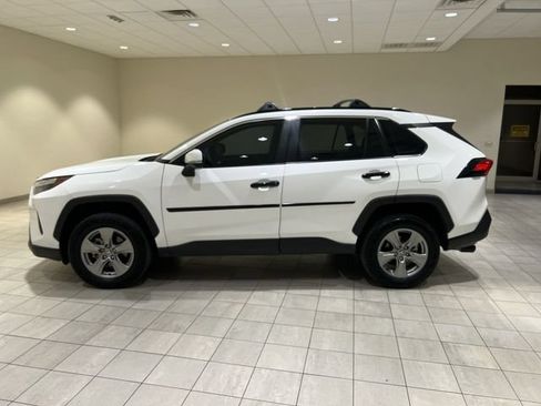 Used 2025 Toyota RAV4 XLE w/ Convenience Package FWD image 2