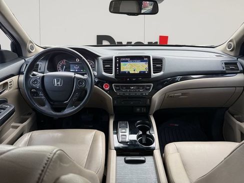 Used 2018 Honda Pilot Touring image 16