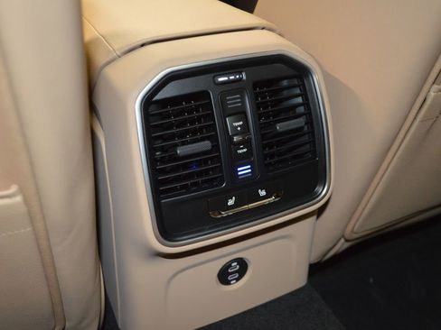 New 2026 Porsche Macan image 35