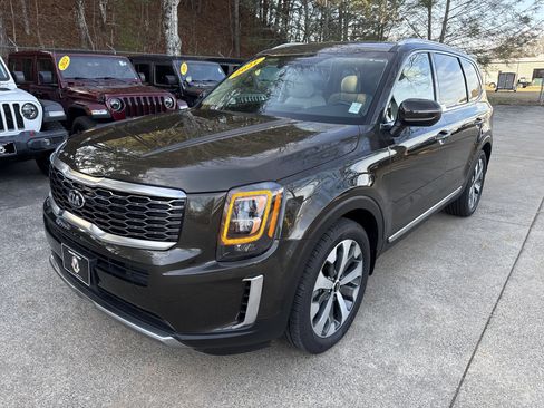 Used 2021 Kia Telluride EX w/ EX Premium Package image 3