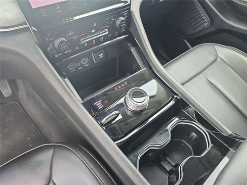 Used 2023 Jeep Grand Cherokee L Limited AWD/4WD image 27