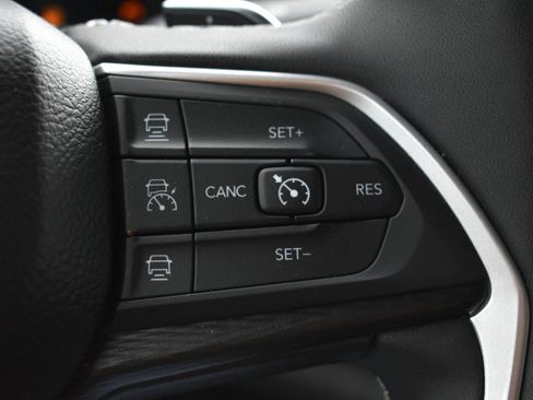Used 2024 Jeep Grand Cherokee L Laredo AWD/4WD image 22