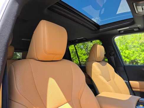 New 2026 Lexus LX 600 4WD w/ Accessory Package (Z1) image 11