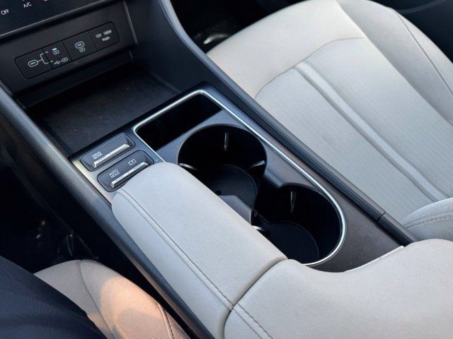 Used 2025 Hyundai Sonata SEL FWD image 25