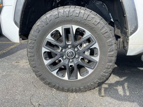 Used 2024 Toyota Tundra Limited image 7