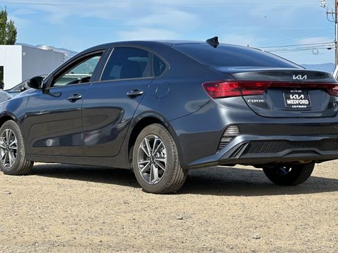 Used 2024 Kia Forte LXS FWD image 7