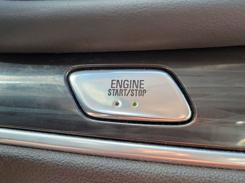 Used 2019 Buick Enclave Essence FWD image 30