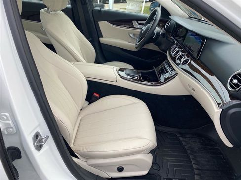 Used 2021 Mercedes-Benz E 350 4MATIC Sedan image 26