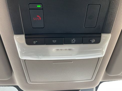 Used 2025 Nissan Rogue SV image 28