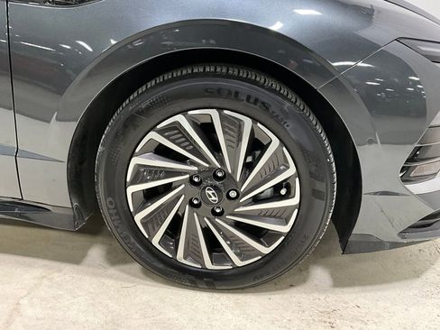 Used 2024 Hyundai Sonata Limited FWD image 9