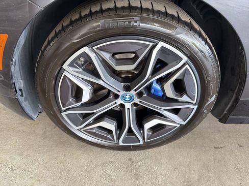 Used 2023 BMW iX xDrive50 w/ Premium Package image 9