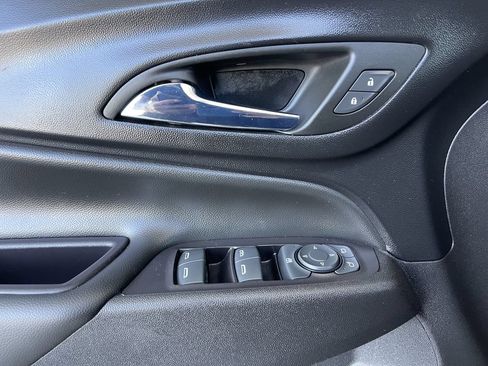 Used 2022 Chevrolet Equinox LT FWD image 8