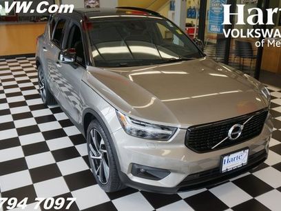 Used 2022 Volvo XC40 T5 R-Design w/ Climate Package