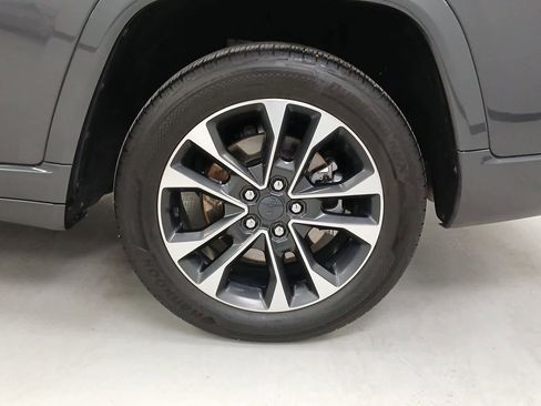 Used 2023 Jeep Grand Cherokee L Overland image 18