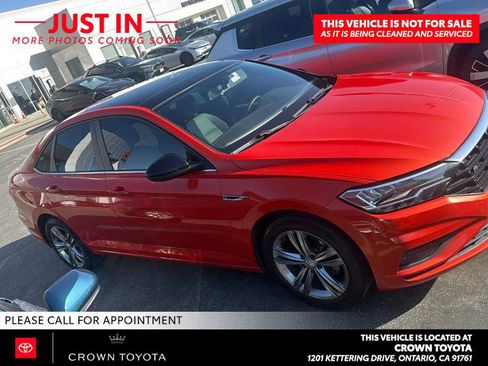Used 2020 Volkswagen Jetta R-Line w/ R-Line Cold Weather Package FWD image 3