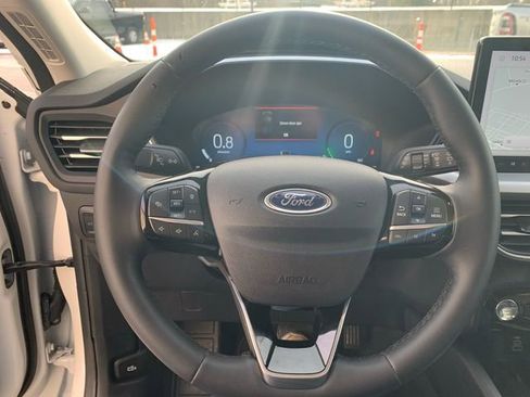 Used 2024 Ford Escape Platinum image 28