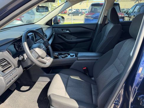 Used 2025 Nissan Rogue SV AWD/4WD image 28