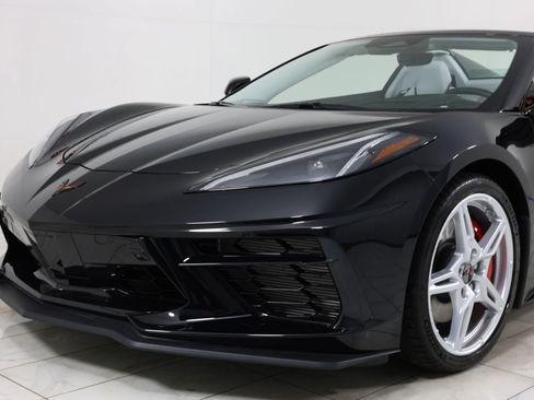 Used 2025 Chevrolet Corvette Stingray Premium Conv w/ Z51 Performance Package RWD image 47