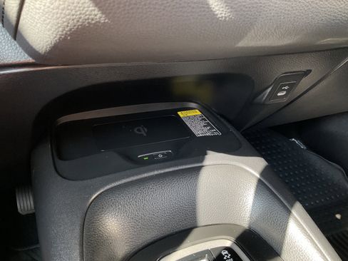 Used 2024 Toyota Corolla SE w/ SE Premium Package image 17