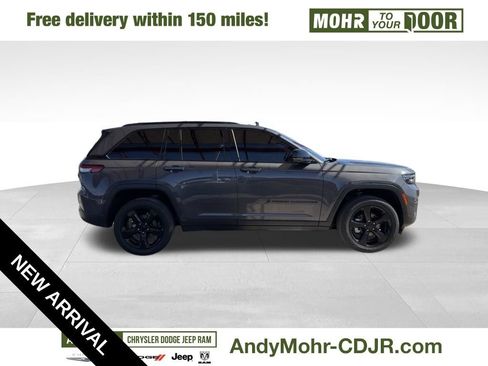 Used 2024 Jeep Grand Cherokee Limited w/ Luxury Tech Group II image 8