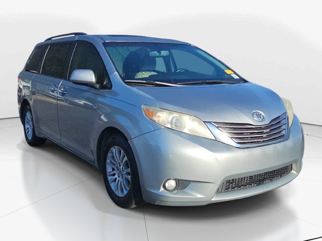 Used 2016 Toyota Sienna XLE FWD 360° Tour